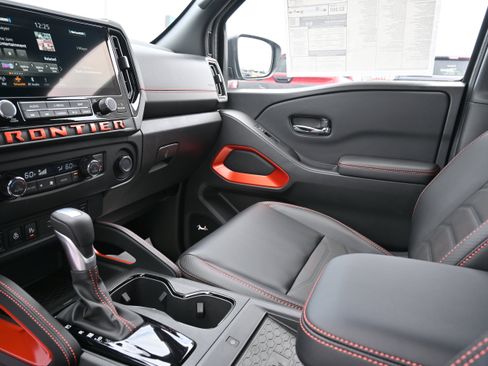 New 2025 Nissan Frontier PRO-4X w/ Pro Premium Package image 24