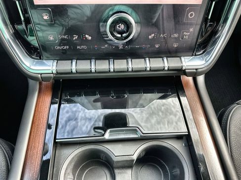 Certified 2025 GMC Yukon Denali image 34