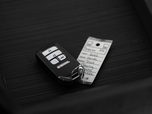 Used 2022 Honda Pilot Touring image 38