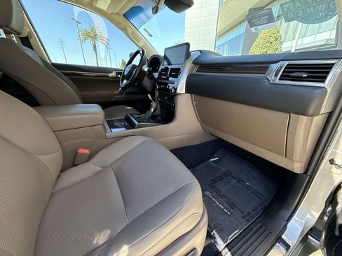 Used 2023 Lexus GX 460 Premium w/ Accessory Package image 15