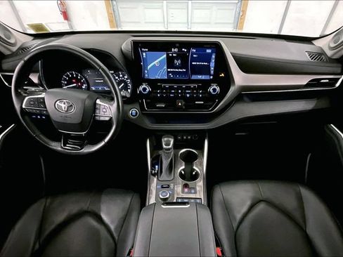 Used 2021 Toyota Highlander Limited AWD/4WD image 14