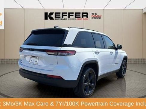 Certified 2023 Jeep Grand Cherokee Altitude AWD/4WD image 9