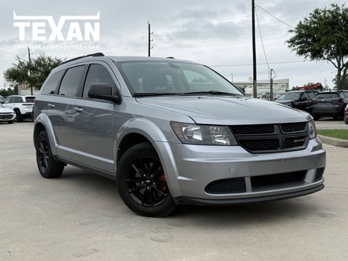 Used 2020 Dodge Journey SE w/ SE Popular Equipment Group FWD image 1