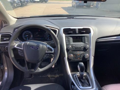 Used 2013 Ford Fusion SE FWD image 17