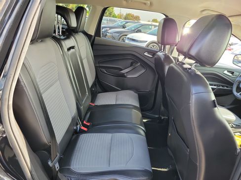 Used 2017 Ford Escape SE w/ SE Sport Appearance Package FWD image 22