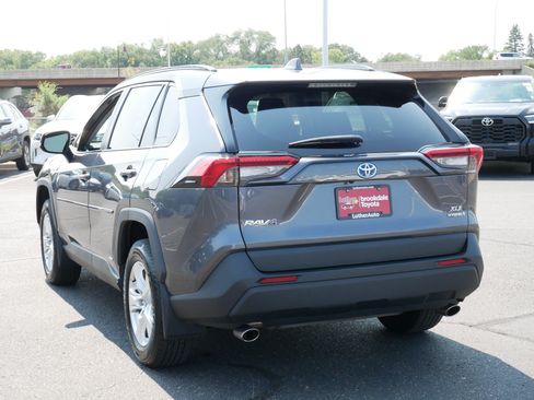 Used 2021 Toyota RAV4 XLE w/ Convenience Package AWD/4WD image 3