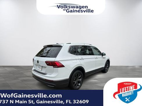 Certified 2022 Volkswagen Tiguan SE FWD image 5