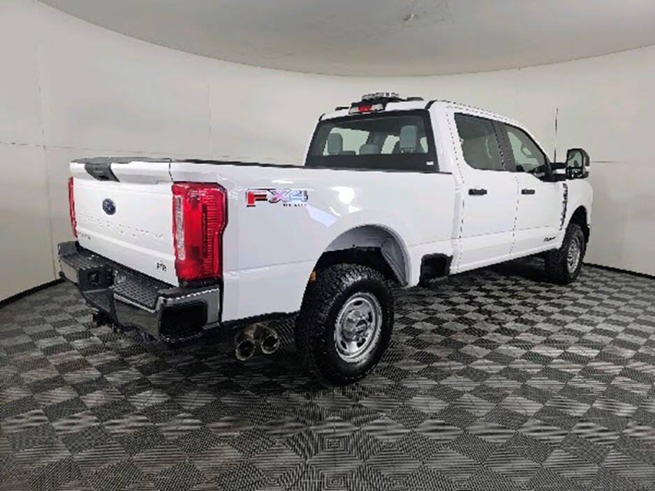 Used 2023 Ford F250 XL w/ FX4 Off-Road Package AWD/4WD image 8