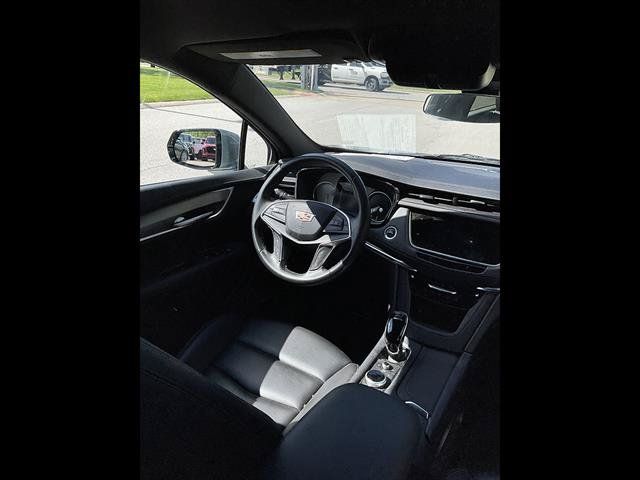 Used 2024 Cadillac XT5 Luxury FWD image 3