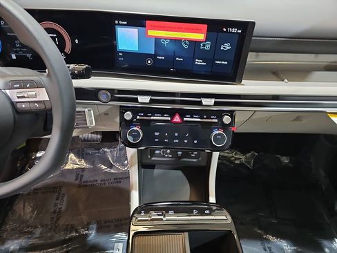 New 2026 Hyundai Tucson Blue SE image 19