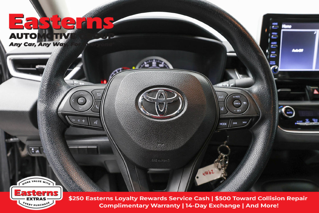 Used 2021 Toyota Corolla LE w/ Carpet Mat Package (TMS) FWD image 11