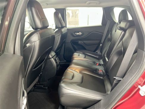 Used 2020 Jeep Cherokee Latitude Plus image 22