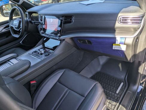 New 2025 Jeep Wagoneer Series II w/ Convenience Group I image 29