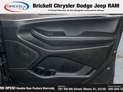 Used 2025 Jeep Grand Cherokee Limited AWD/4WD image 15