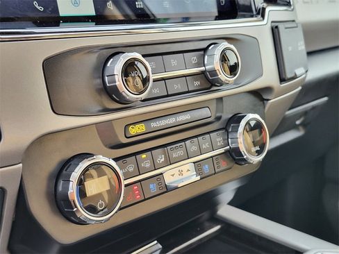 Used 2022 Ford F250 Lariat w/ Tremor Off-Road Package image 21