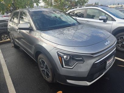 Used 2025 Kia Niro LX