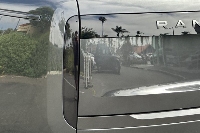 Used 2024 Land Rover Range Rover Long Wheelbase SE AWD/4WD image 25