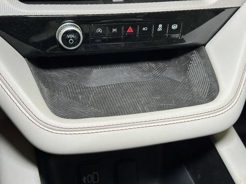 Used 2026 Ford Explorer Active w/ Active Comfort Package AWD/4WD image 35