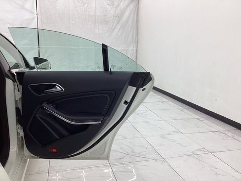 Used 2014 Mercedes-Benz CLA 250 4MATIC image 25