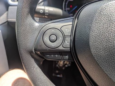 Used 2025 Toyota RAV4 XLE AWD/4WD image 22