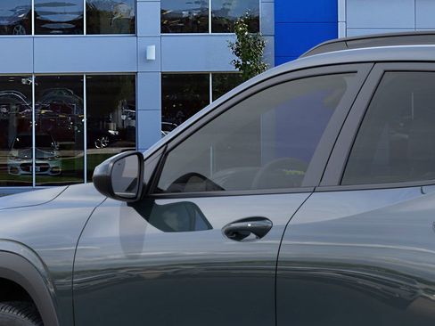 New 2026 Chevrolet Trax LT image 12