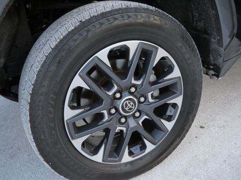 Used 2023 Toyota Tundra Limited image 16