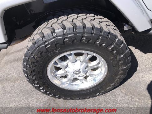 Used 2012 Jeep Wrangler Unlimited Sahara w/ Connectivity Group image 28