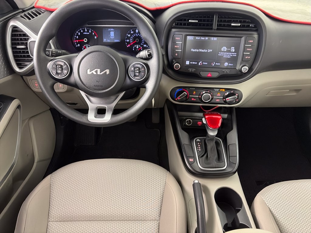 Used 2022 Kia Soul LX FWD image 14