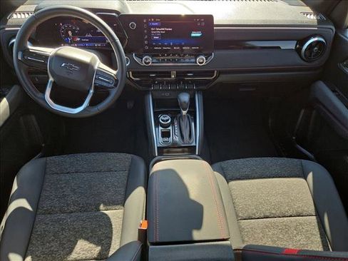 Used 2024 Chevrolet Colorado Z71 w/ Z71 Convenience Package 2 image 18