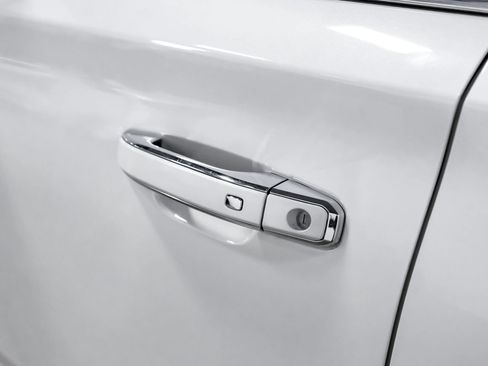 Used 2015 Chevrolet Tahoe LTZ image 34