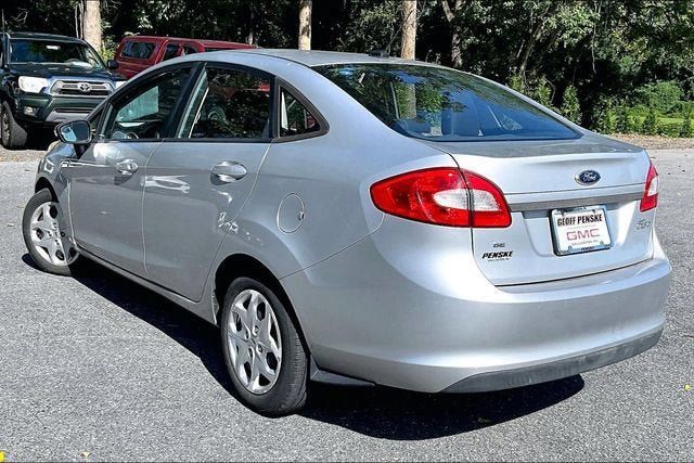 Used 2013 Ford Fiesta SE FWD image 4