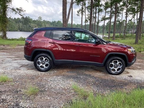 Used 2022 Jeep Compass Trailhawk w/ Trailhawk Elite Group image 3