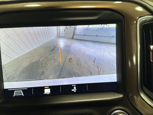 Used 2019 Chevrolet Silverado 1500 High Country w/ High Country Premium Package image 18