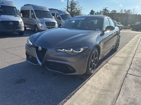 Used 2024 Alfa Romeo Giulia Ti image 8