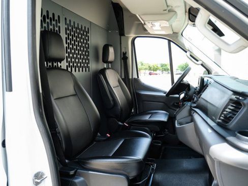 Used 2020 Ford Transit 250 Medium Roof RWD image 27