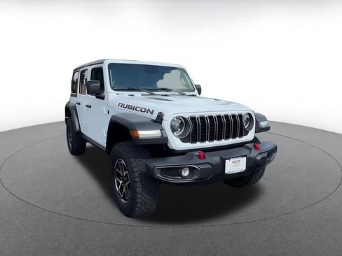 Used 2025 Jeep Wrangler Unlimited Rubicon AWD/4WD image 3