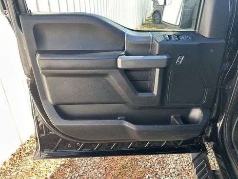 Used 2017 Ford F150 XLT w/ Equipment Group 302A Luxury image 12