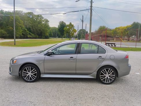 Used 2017 Mitsubishi Lancer ES image 12