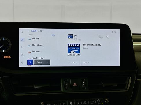 Used 2023 Lexus ES 300h F Sport image 21