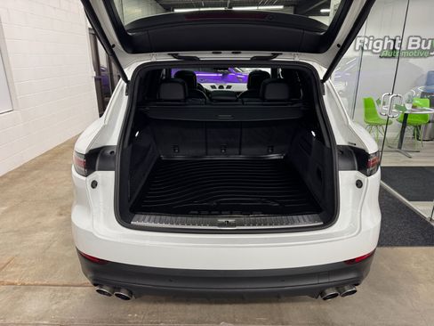 Used 2019 Porsche Cayenne S image 21