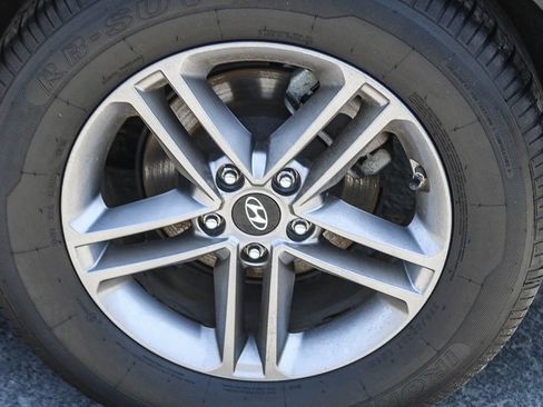 Used 2017 Hyundai Santa Fe Sport FWD image 11