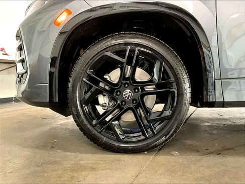 New 2026 Volkswagen Tiguan SE R-Line image 14