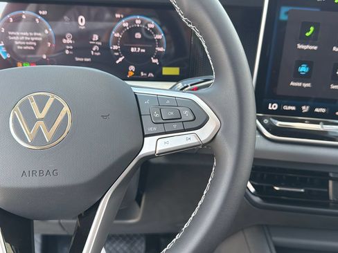 New 2026 Volkswagen Tiguan SE AWD/4WD image 27