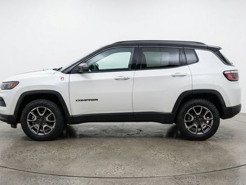 Used 2025 Jeep Compass Trailhawk w/ Trailer Tow Group image 5