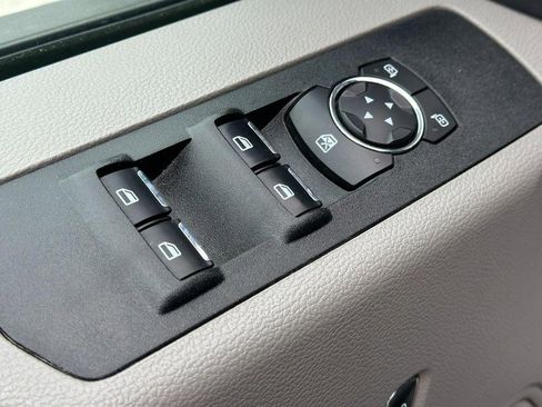 Used 2022 Ford F250 XLT w/ FX4 Off-Road Package image 16