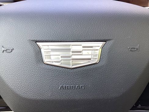 New 2026 Cadillac Vistiq Luxury w/ LPO, Floor Liner Package AWD/4WD image 21