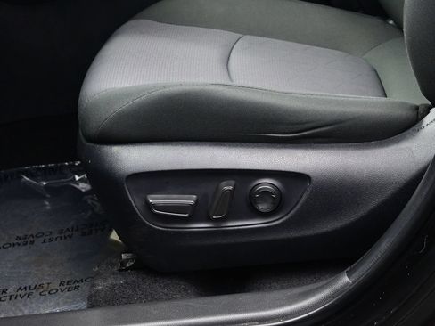 Used 2025 Toyota RAV4 XLE AWD/4WD image 11