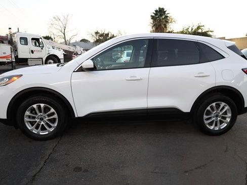 Used 2020 Ford Escape SE image 7