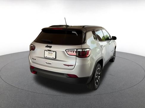 Used 2025 Jeep Compass Trailhawk AWD/4WD image 15