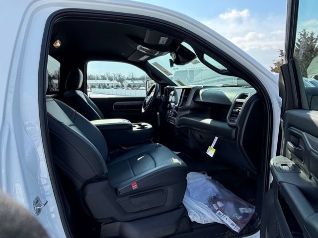 New 2026 RAM 5500 Tradesman w/ Chrome Appearance Group AWD/4WD image 25